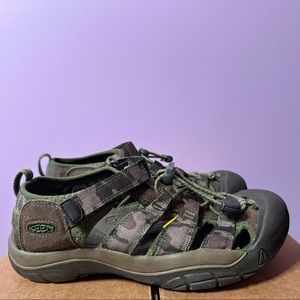Keen Newport Camo Print Size 3 Slip On H2 Sandals